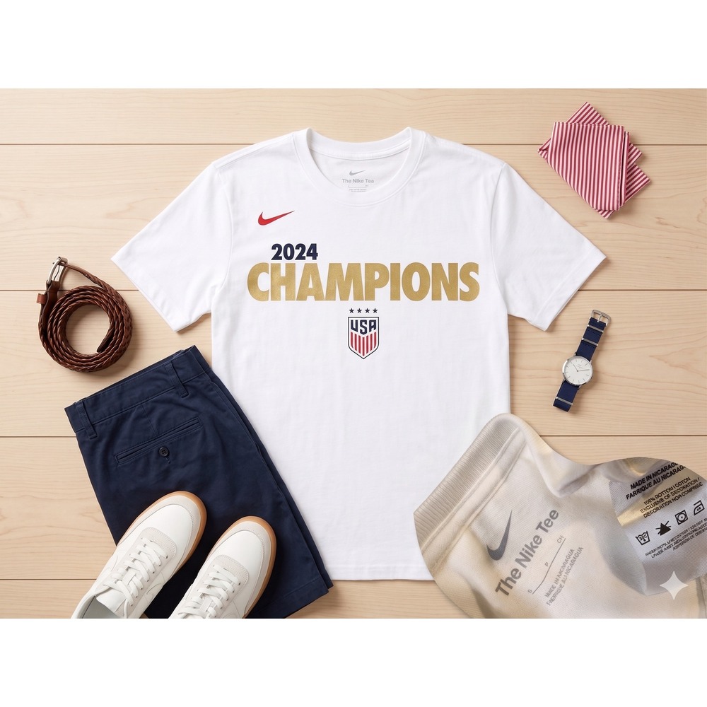 Nike T-Shirt Mens Small White Excellent 2024 Champions USA Soccer Graphic Tee